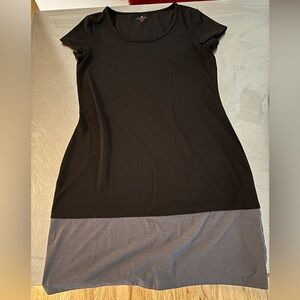 Athleta Black and Gray Short Sleeve Dress